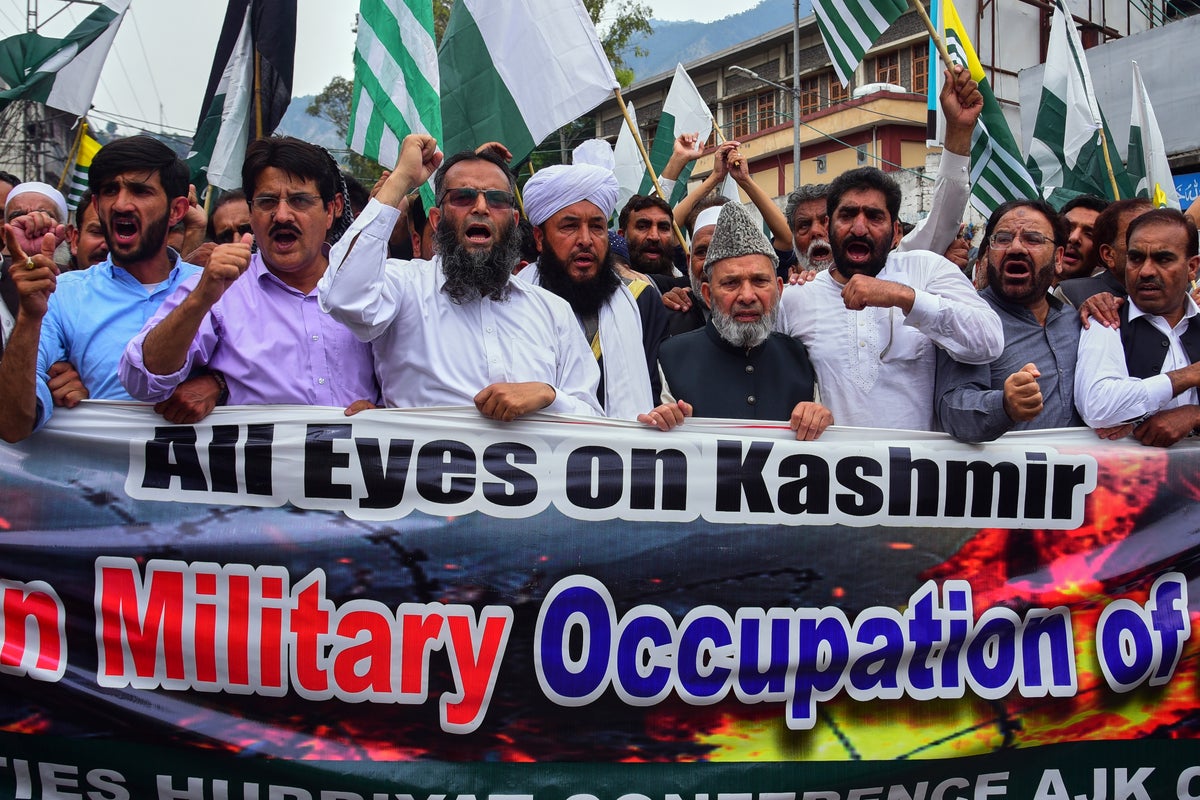 Pakistan asks Gulf allies to help ease India tensions following Kashmir attack