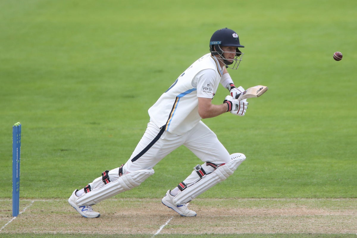 England stars stutter with the bat in County Championship action