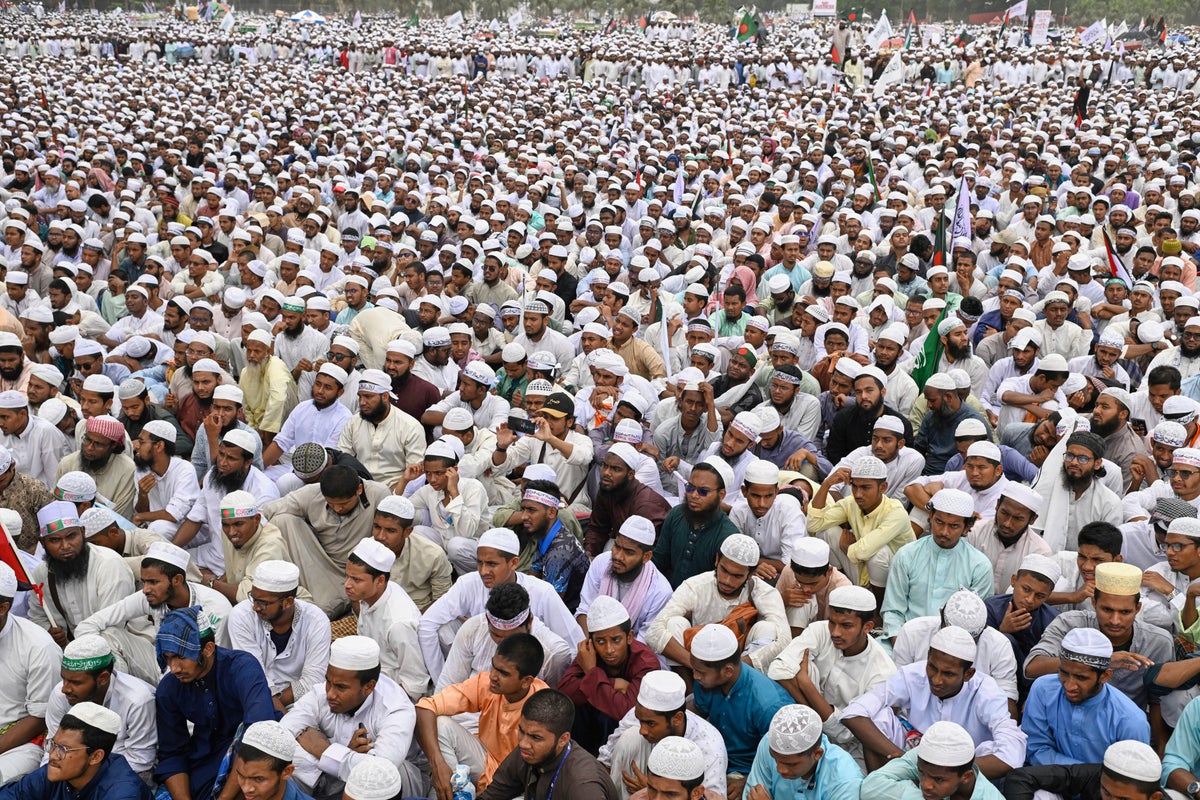 Thousands of Islamists rally in Bangladesh against proposed changes to womens rights