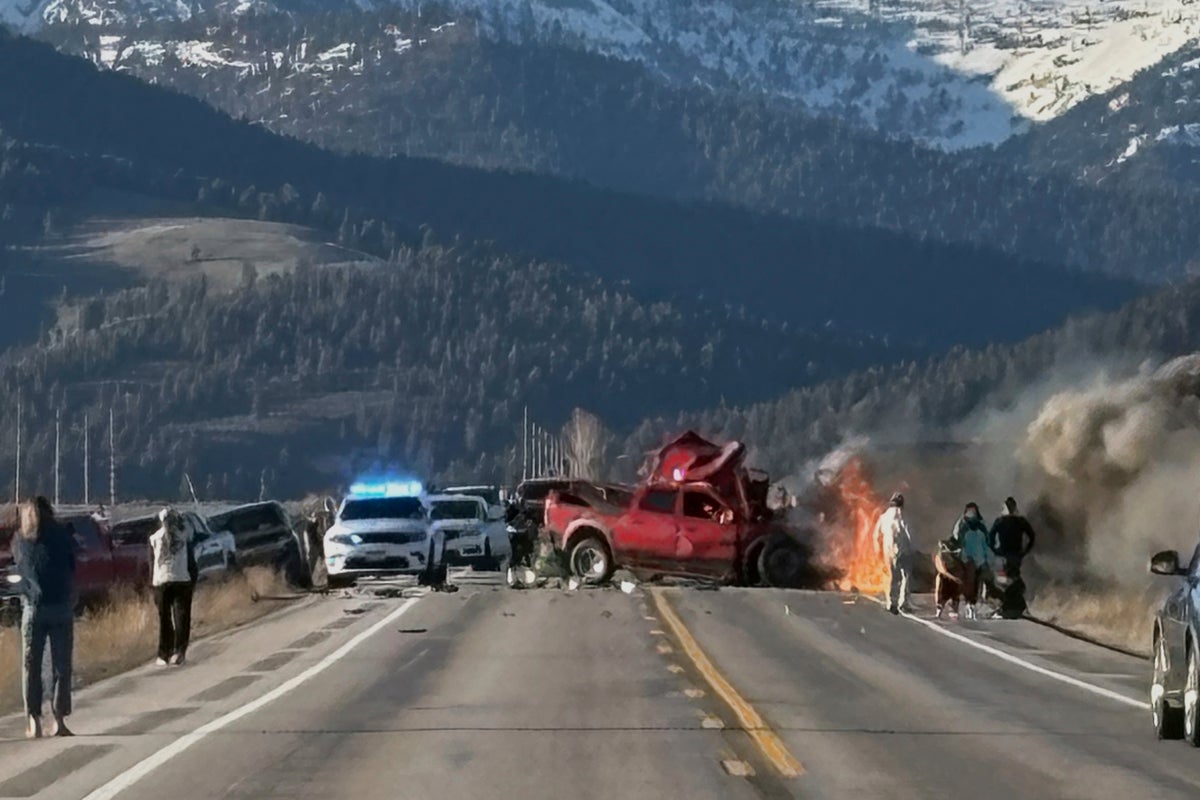 https://static.independent.co.uk/2025/05/03/13/Yellowstone-Fatal-Crash-Tour-Group_71874.jpg?width=1200&height=800&crop=1200:800