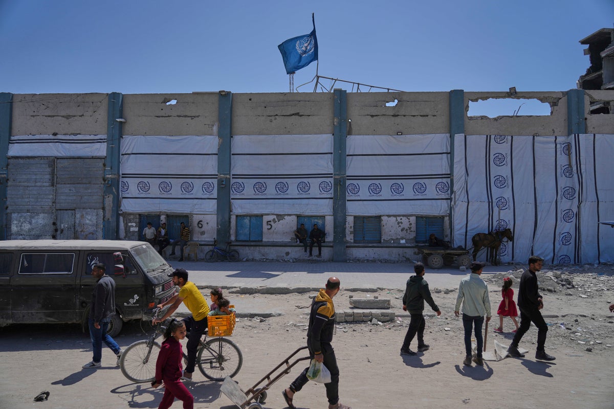 Witnesses and aid groups report looting in Gaza after two months of Israeli blockade