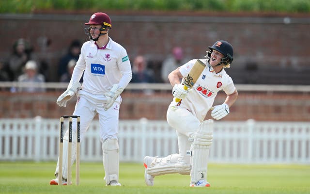 <p>Jordan Cox (right) hurt himself while making a century for Essex</p>