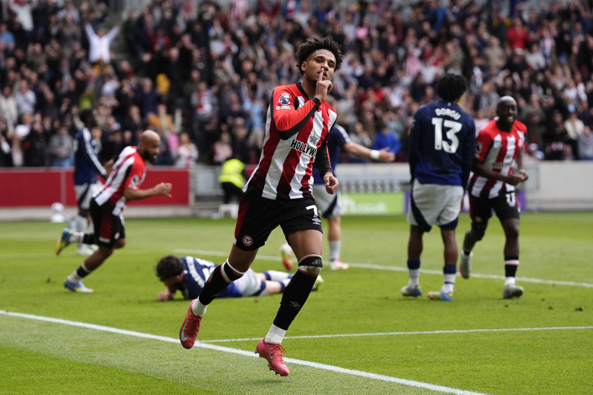 Brentford defeats Manchester United 4-3 in thrilling match