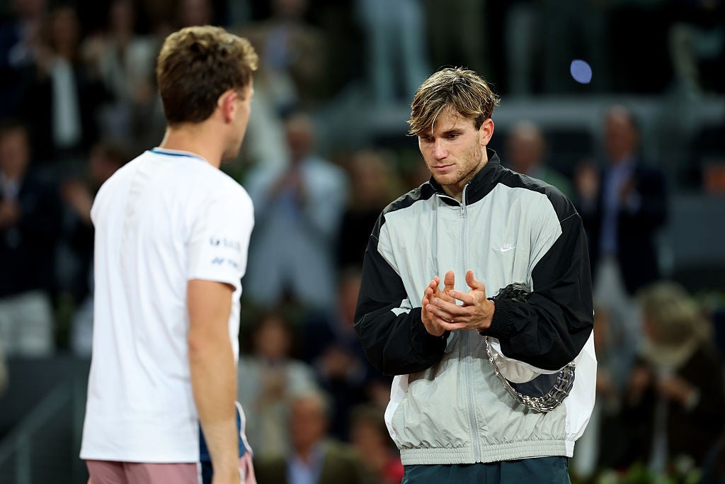 Draper applauds Ruud after defeat in the Madrid final