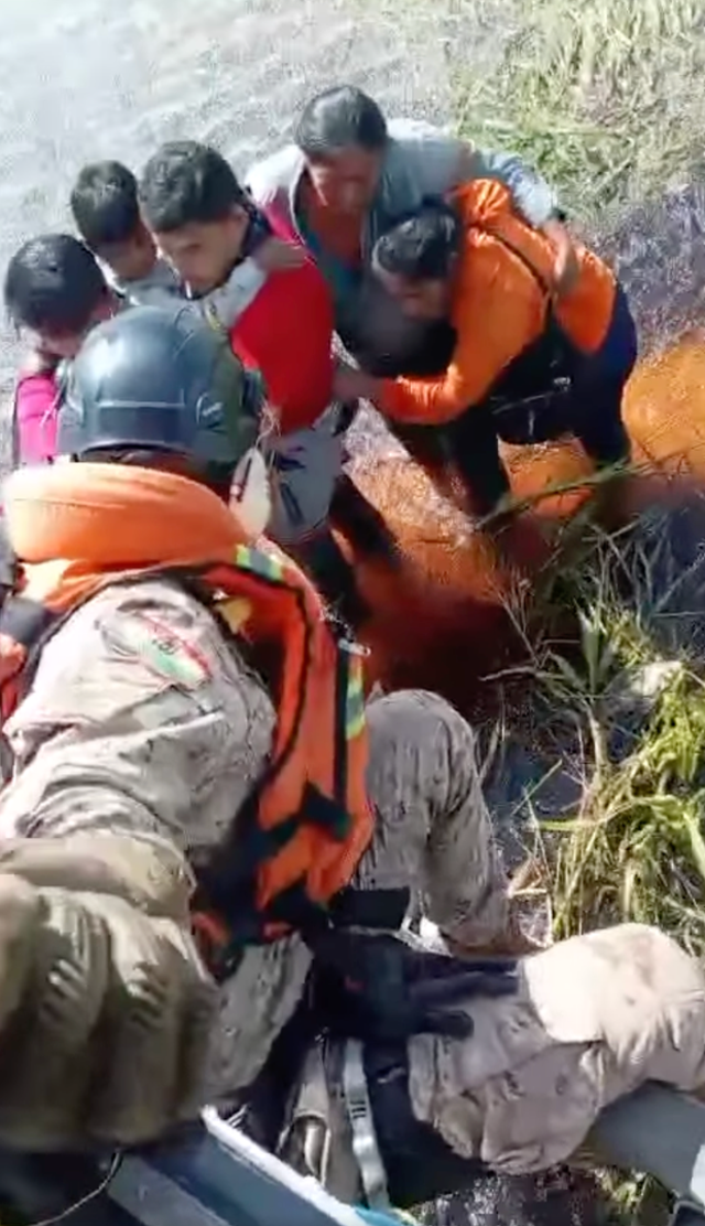 <p>After smashing into the ground, the aircraft flipped over into a lagoon infested with anacondas and alligators</p>