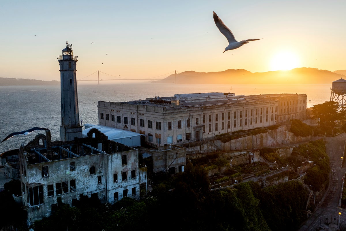 PHOTO COLLECTION: US Trump Alcatraz