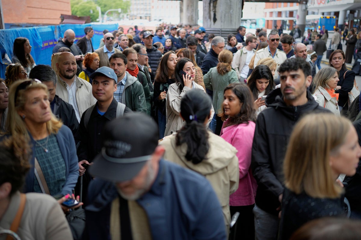 Train Disruptions Leave Over 10,700 Passengers Stranded in Spain