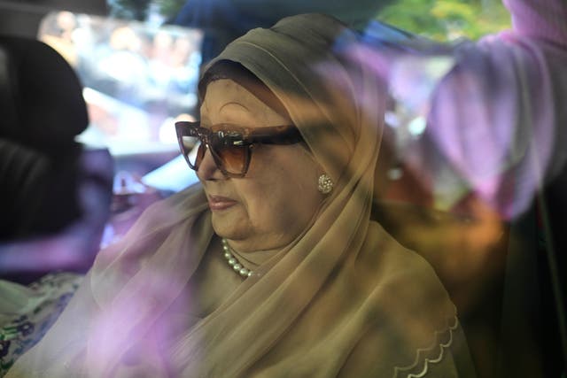 <p>Khaleda Zia leaves the Dhaka airport after arriving from London on 6 May 2025</p>