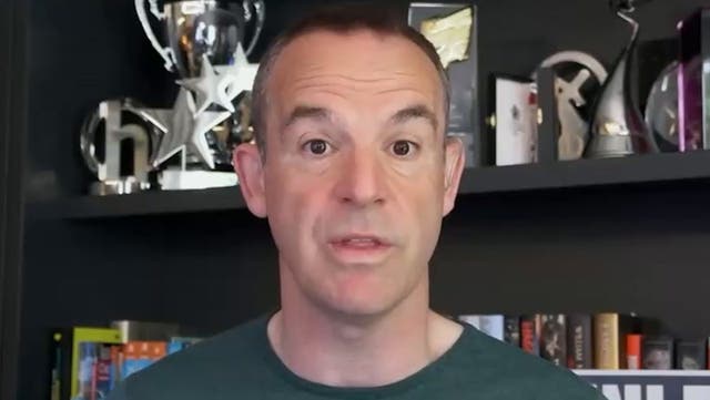 <p>Martin Lewis explains how you can get a free £400 before Christmas</p>