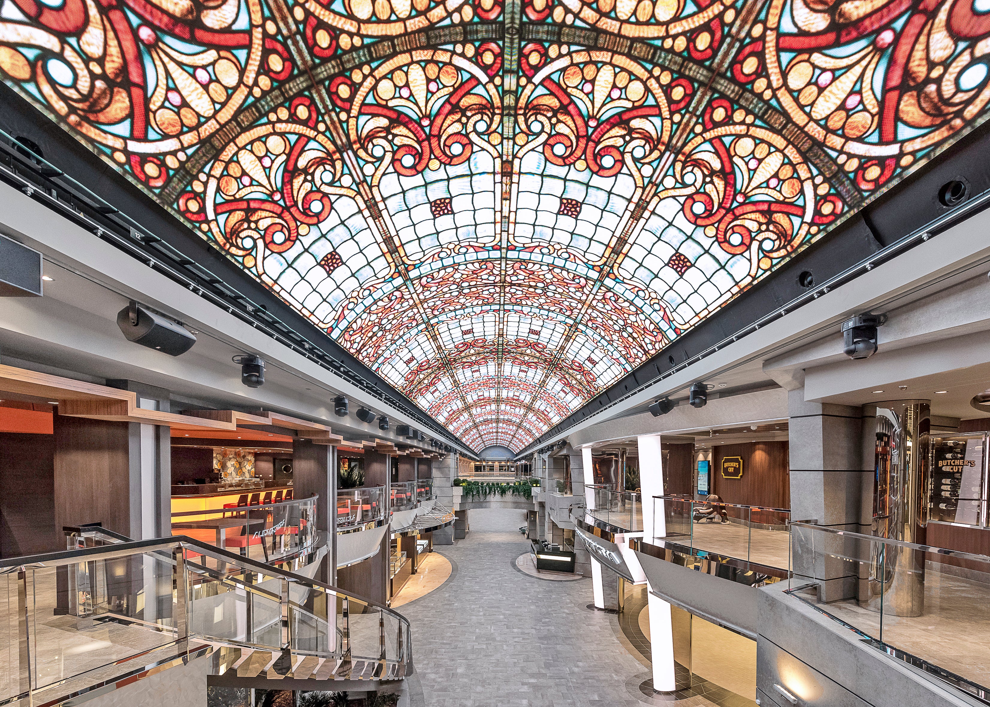 LED Tups MSC Meraviglia regularly changes your screen to WOW passengers