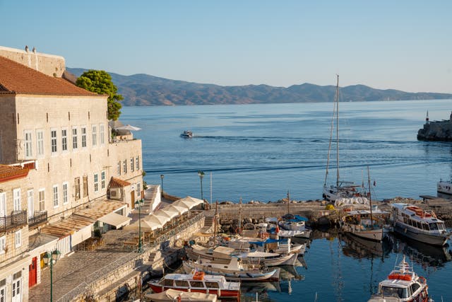 <p>The picturesque harbour on Hydra in Greece</p>