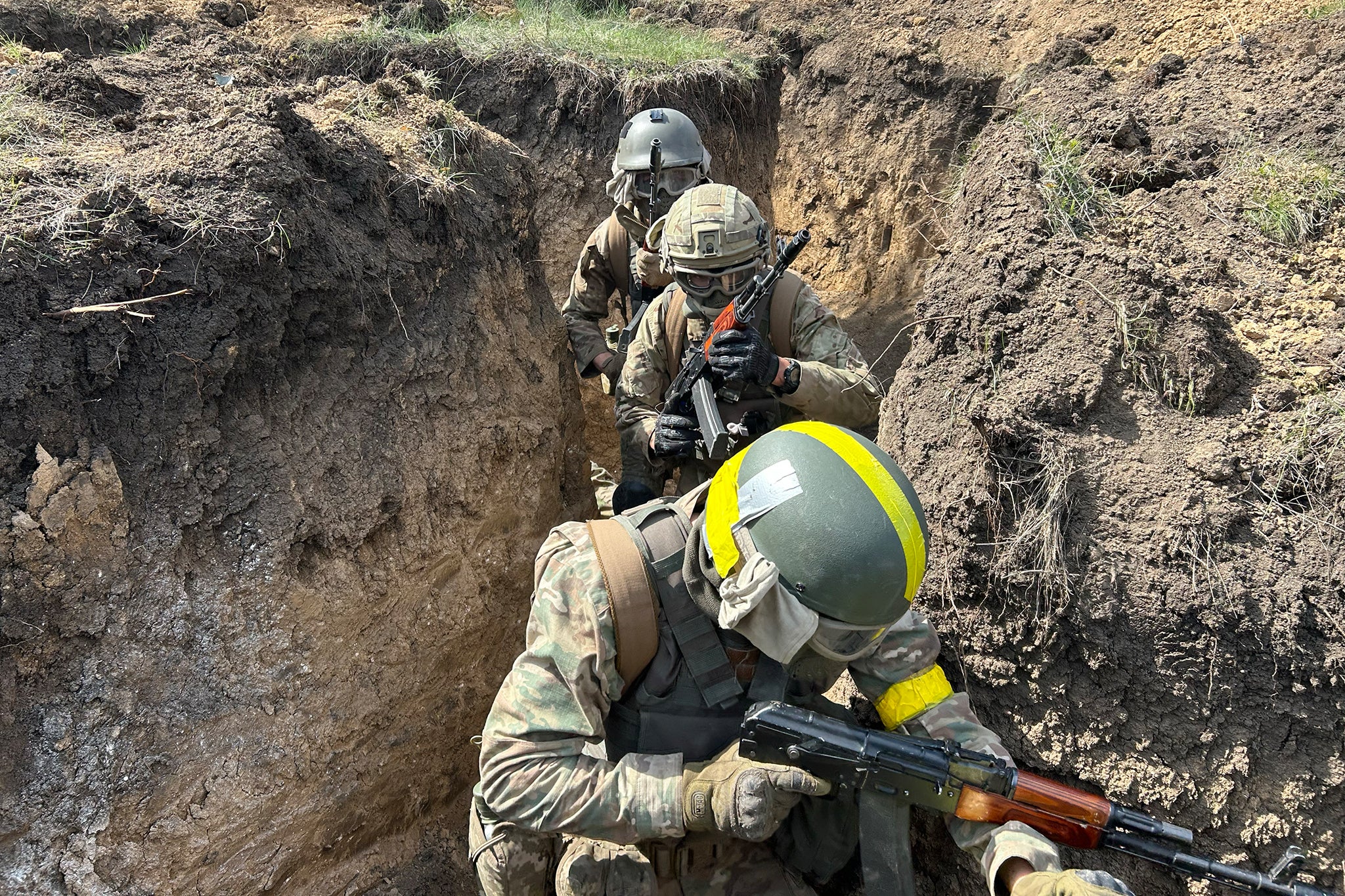 Those who pass move on to a six-week basic training course before specialising. McVey emphasises the importance of mixing Ukrainian and English-speaking recruits so they can learn from each other