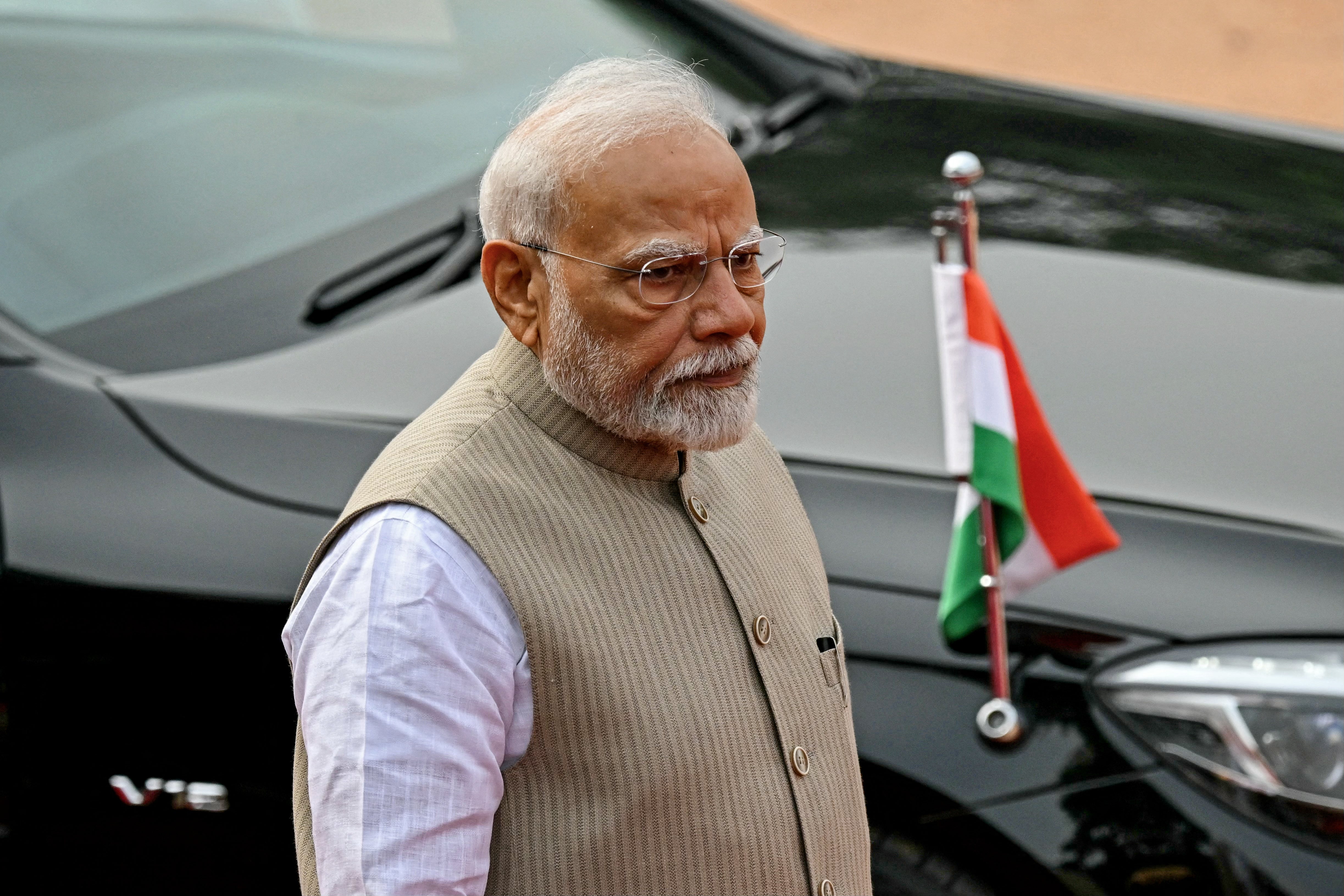 Indian Prime Minister Narendra Modi search during the ceremonial reception of the President Angola Lourenzo at the Presidential Palace Rashtrapati Bhavan in New Delhi 3. May 2025. In 2025. Years.