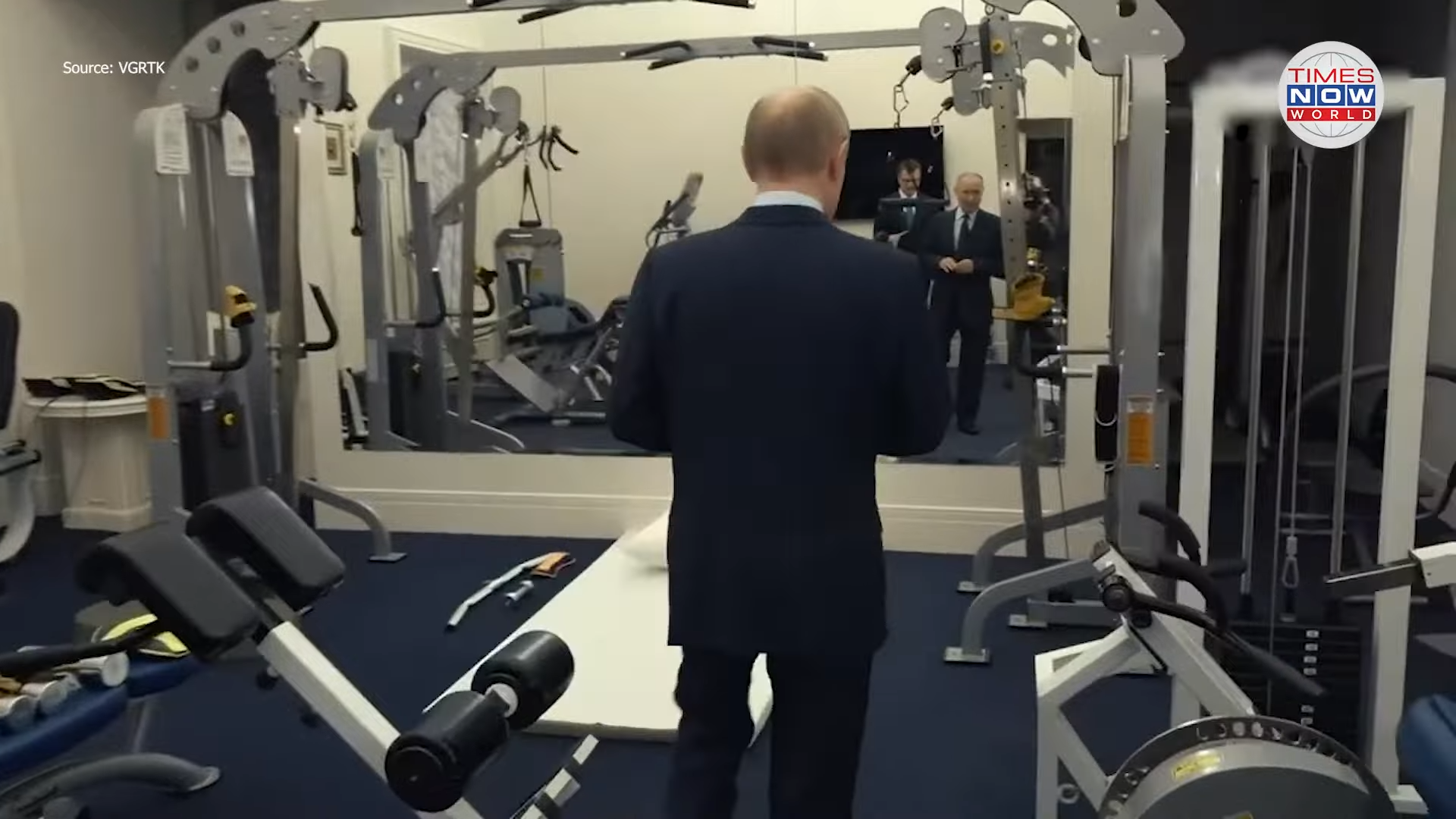 Putin shows off his home gym, where he says he spends 1.5 hours each day