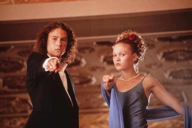 <p>Julia Stiles and Heath Ledger in ‘10 Things I Hate About You’</p>