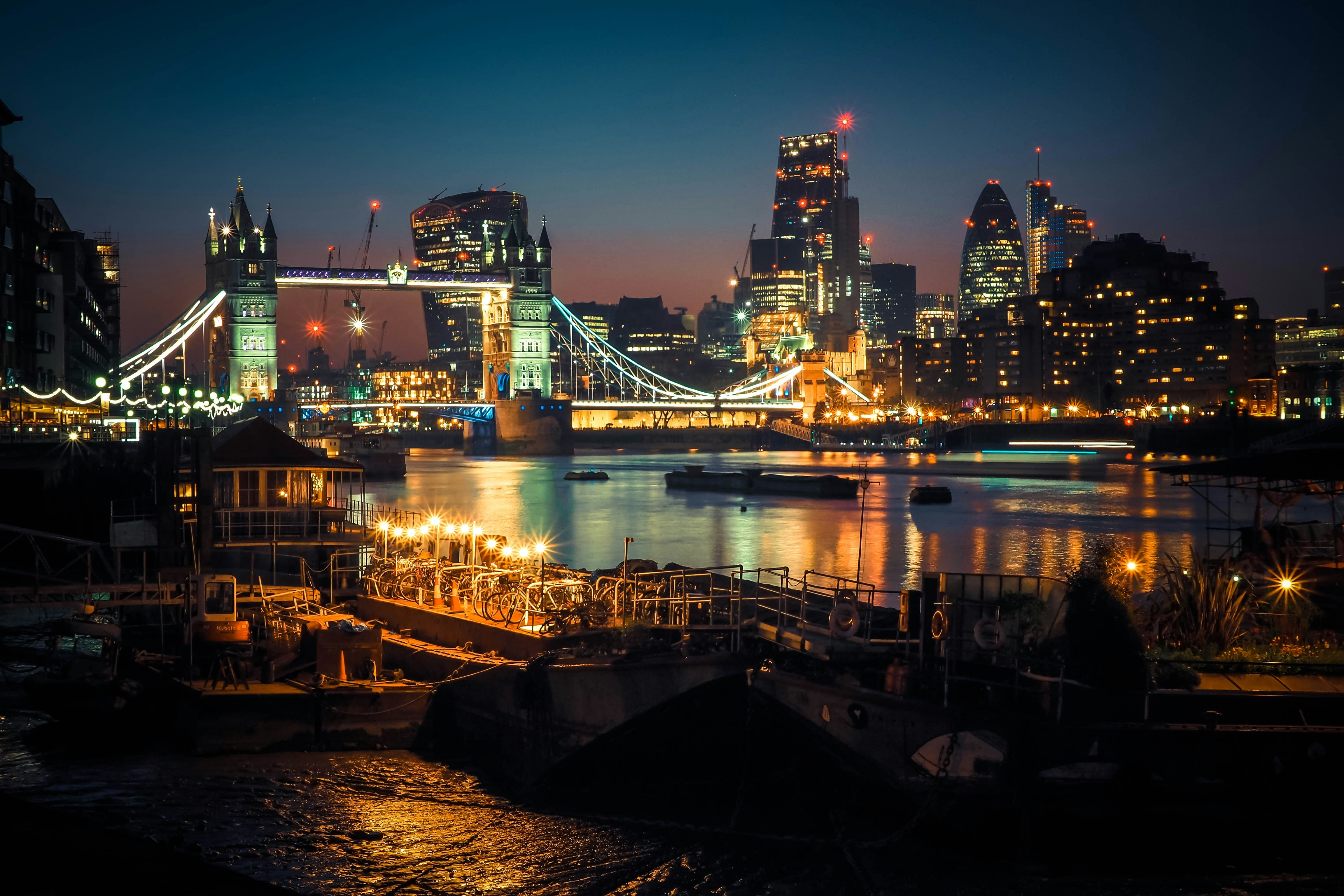 Get a taste of the London Marathon buzz by running it backwards the night before