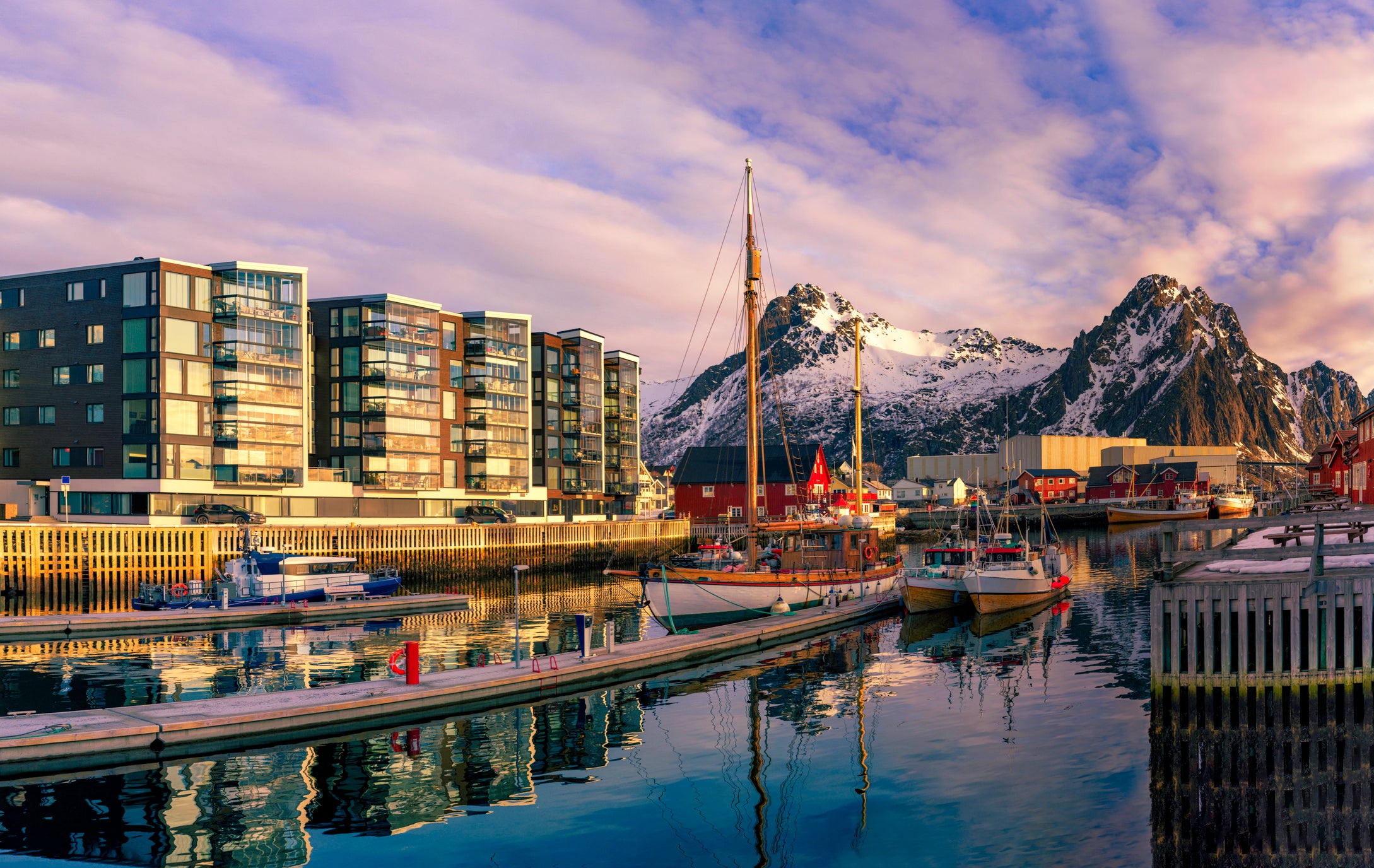 Run under Northern Lights in Tromsø's PolarNight Marathon