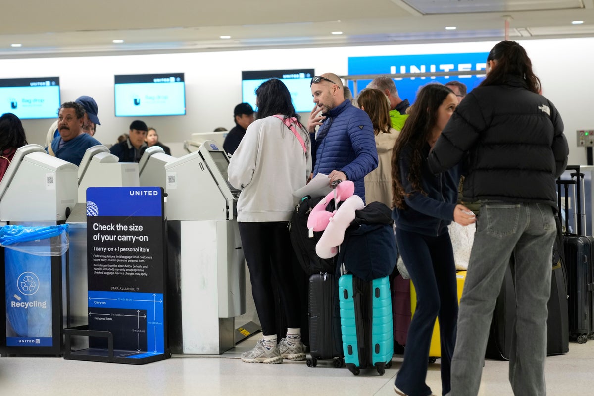 Newark problems and recent crashes put focus on air traffic controller shortage and aging equipment