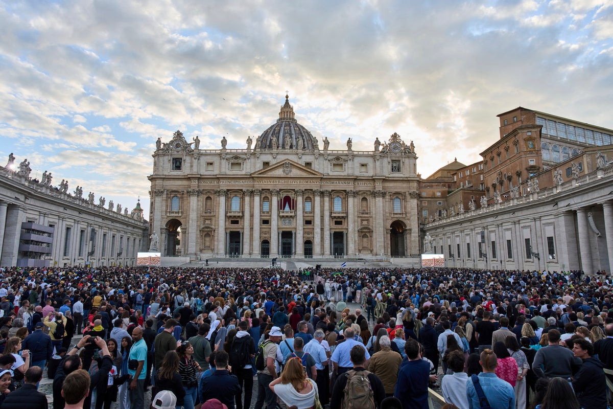 Cardinals return to the Sistine Chapel to vote on a new pope after the first ballot fails