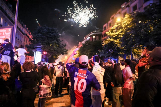 chaos-in-paris-as-car-hits-fans-after-psg-victory-over-arsenal-the