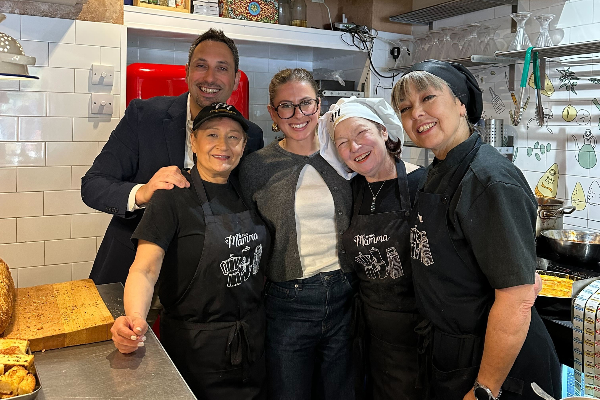 La famiglia: Peppe, Annamaria, Lydia, Ida and Alessandra in the La Mia Mamma kitchen