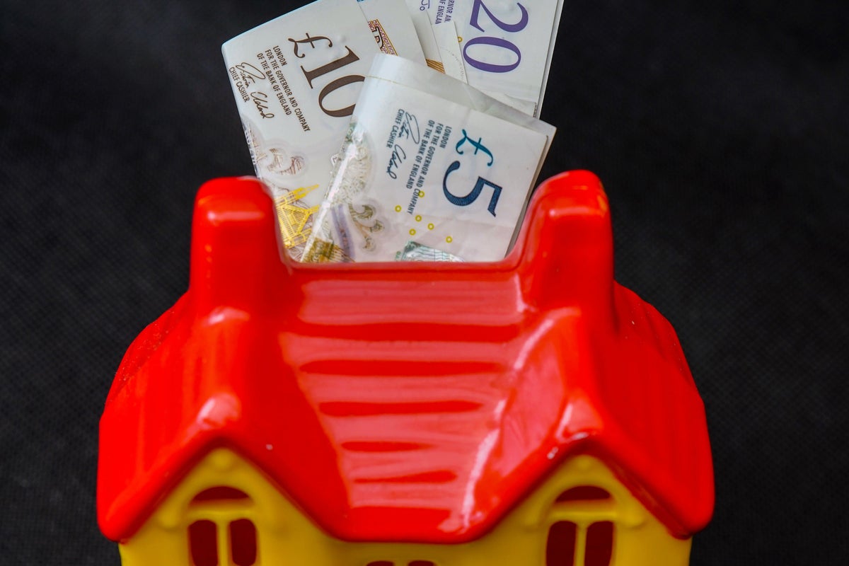 Tracker mortgage holders could save nearly £350 a year following rate cut