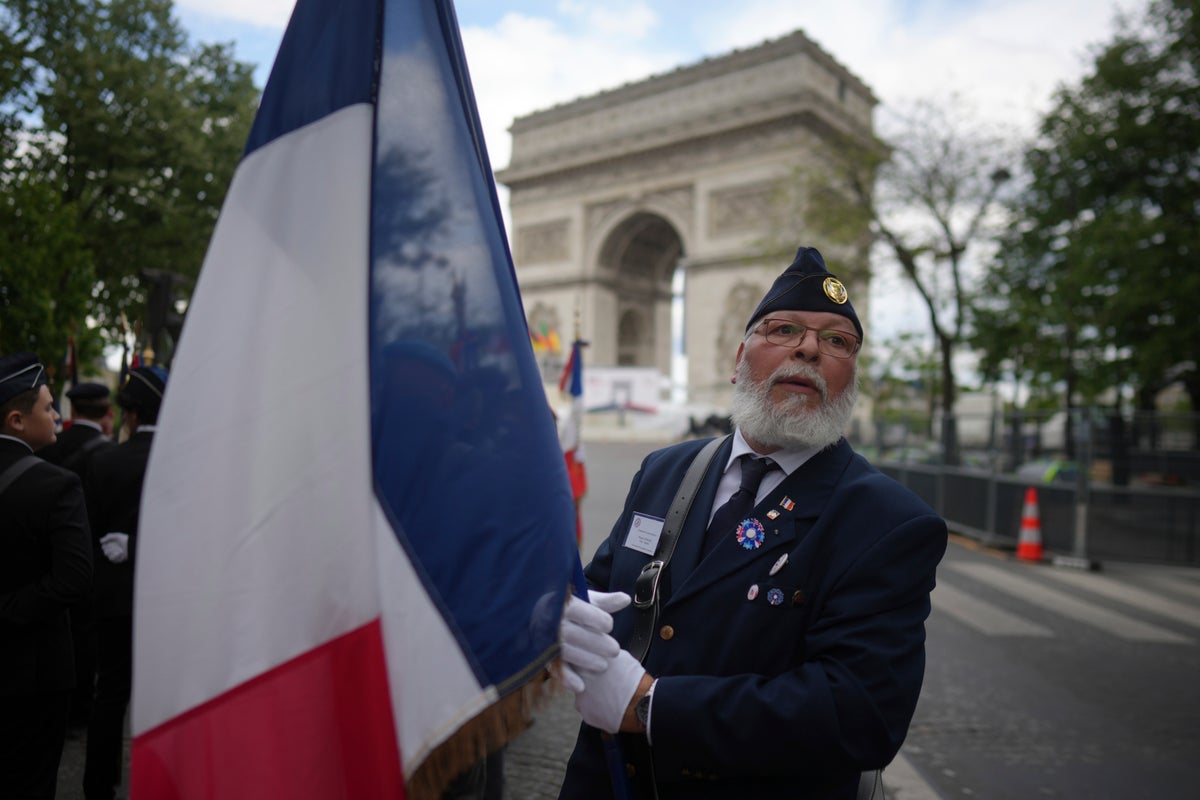 PHOTO COLLECTION: France VE Day