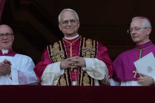 Moment Robert Prevost revealed as the new pope