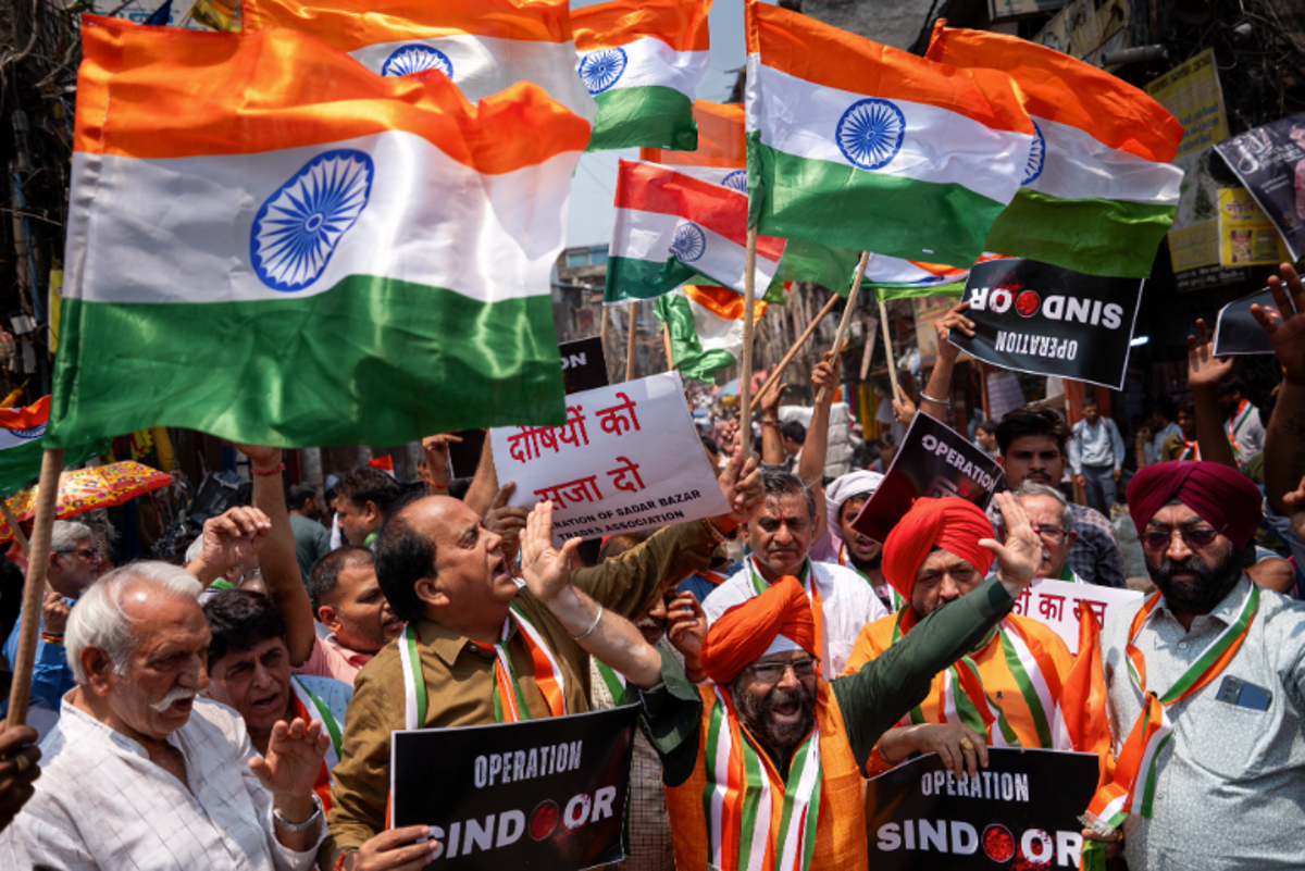 Indian government sends notices to online retailers for selling Pakistan flags days after military standoff
