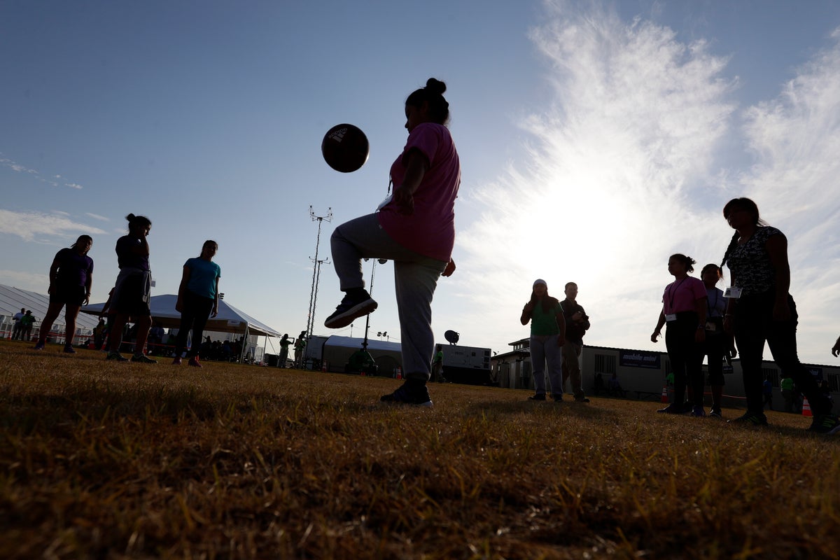 Suit challenges new rules on children in federal custody who crossed into US