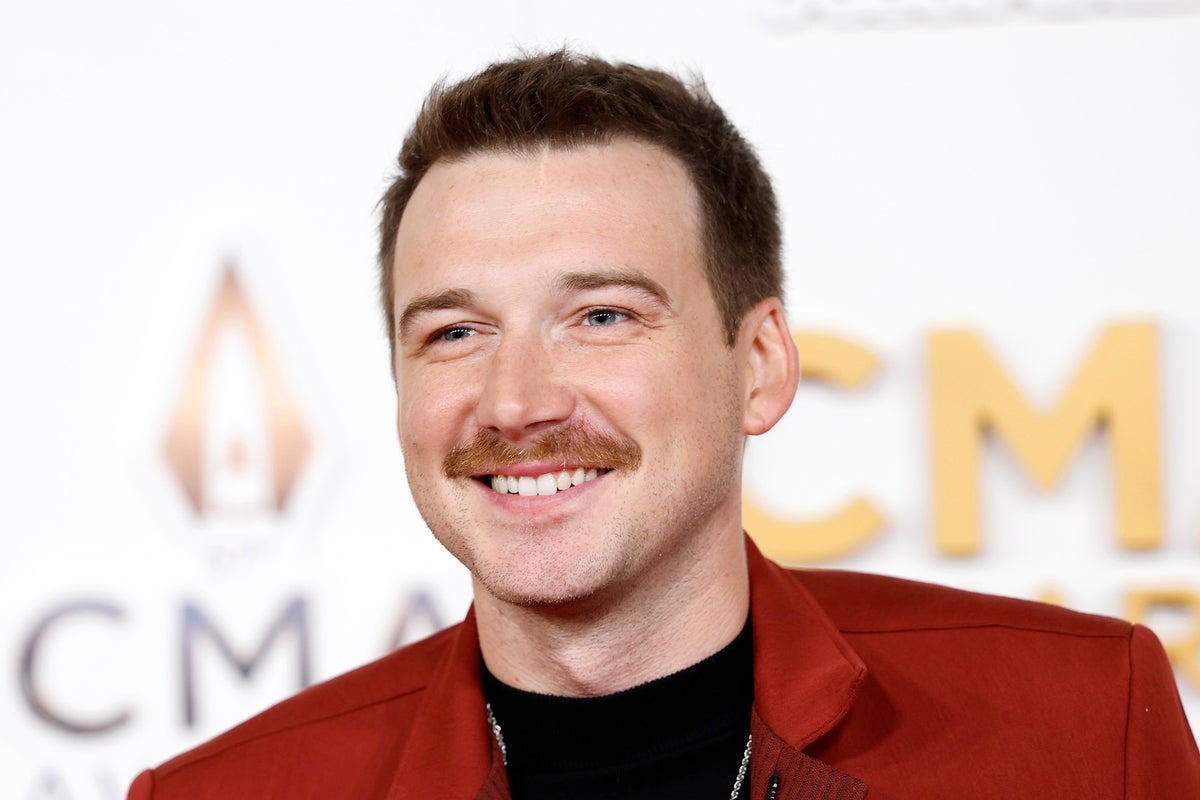 Morgan Wallen skips 2025 ACM Awards and posts picture with NFL legend instead