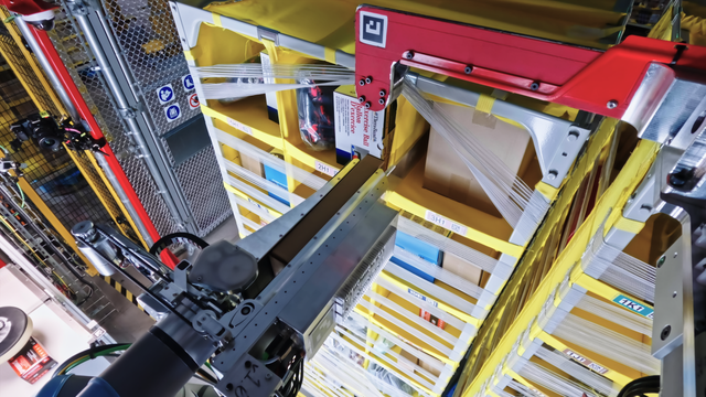 <p>Amazon’s Vulcan robot arm</p>