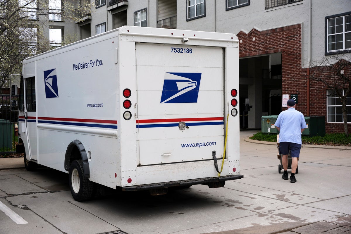 FedEx board member Steiner is picked to be next USPS postmaster general amid talk of privatization