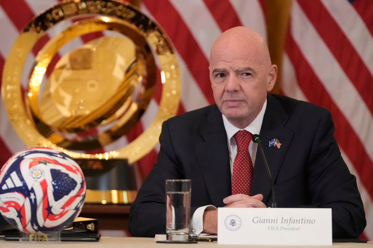 Gianni Infantino delays start of Fifa Congress by arriving late from Donald Trump tour
