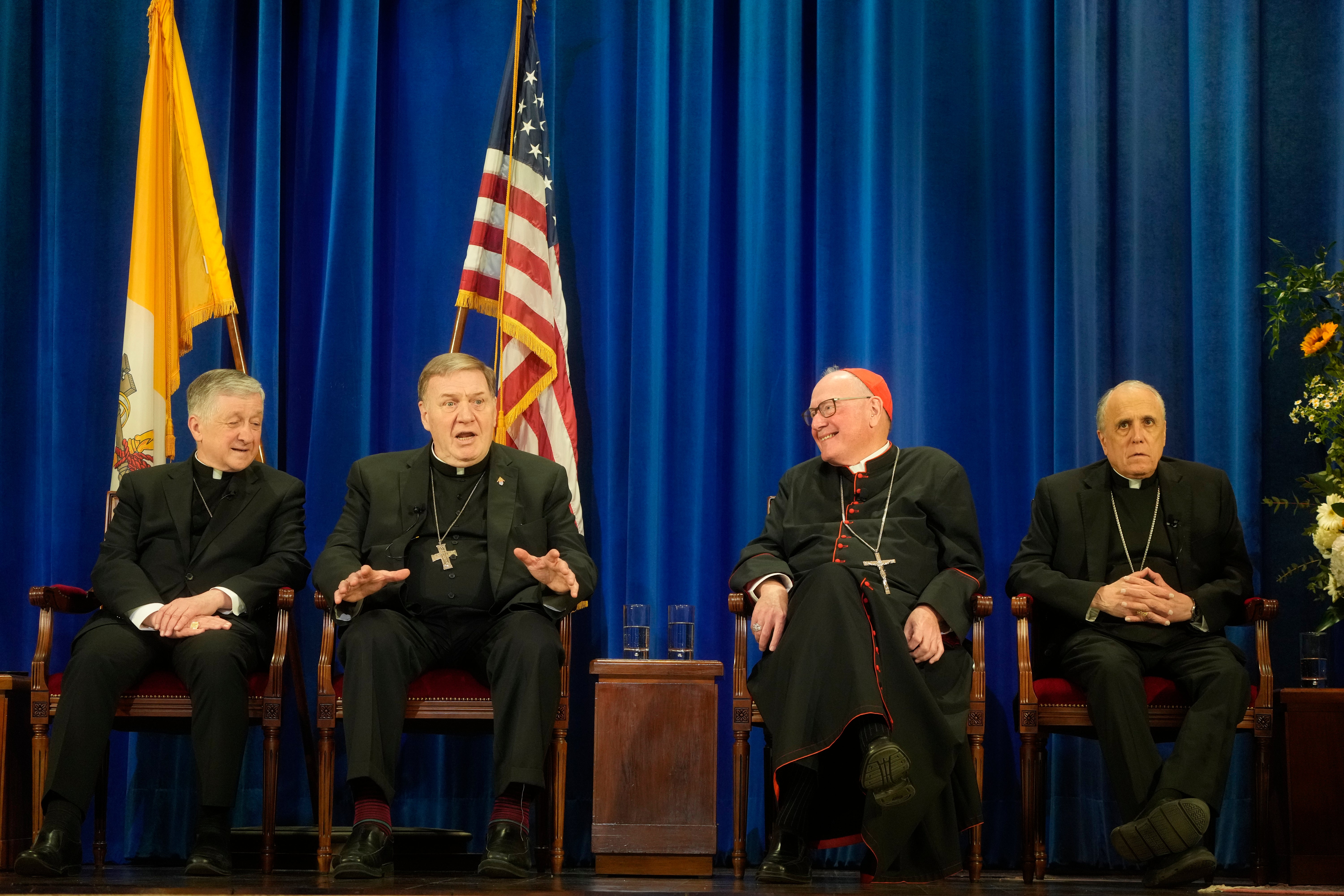 PAPA-CARDENALES ESTADOUNIDENSES