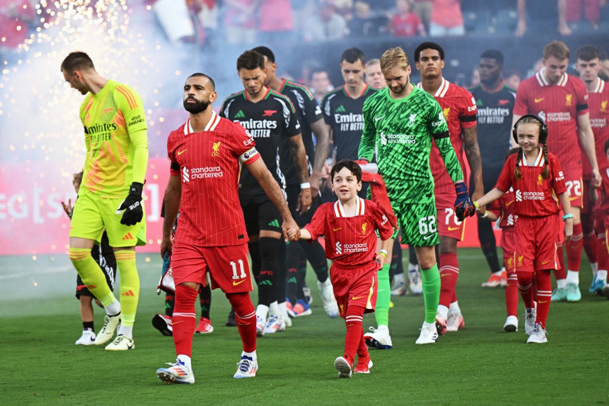 Liverpool vs Arsenal LIVE: Champions return to Anfield with Gunners set to give guard of honour