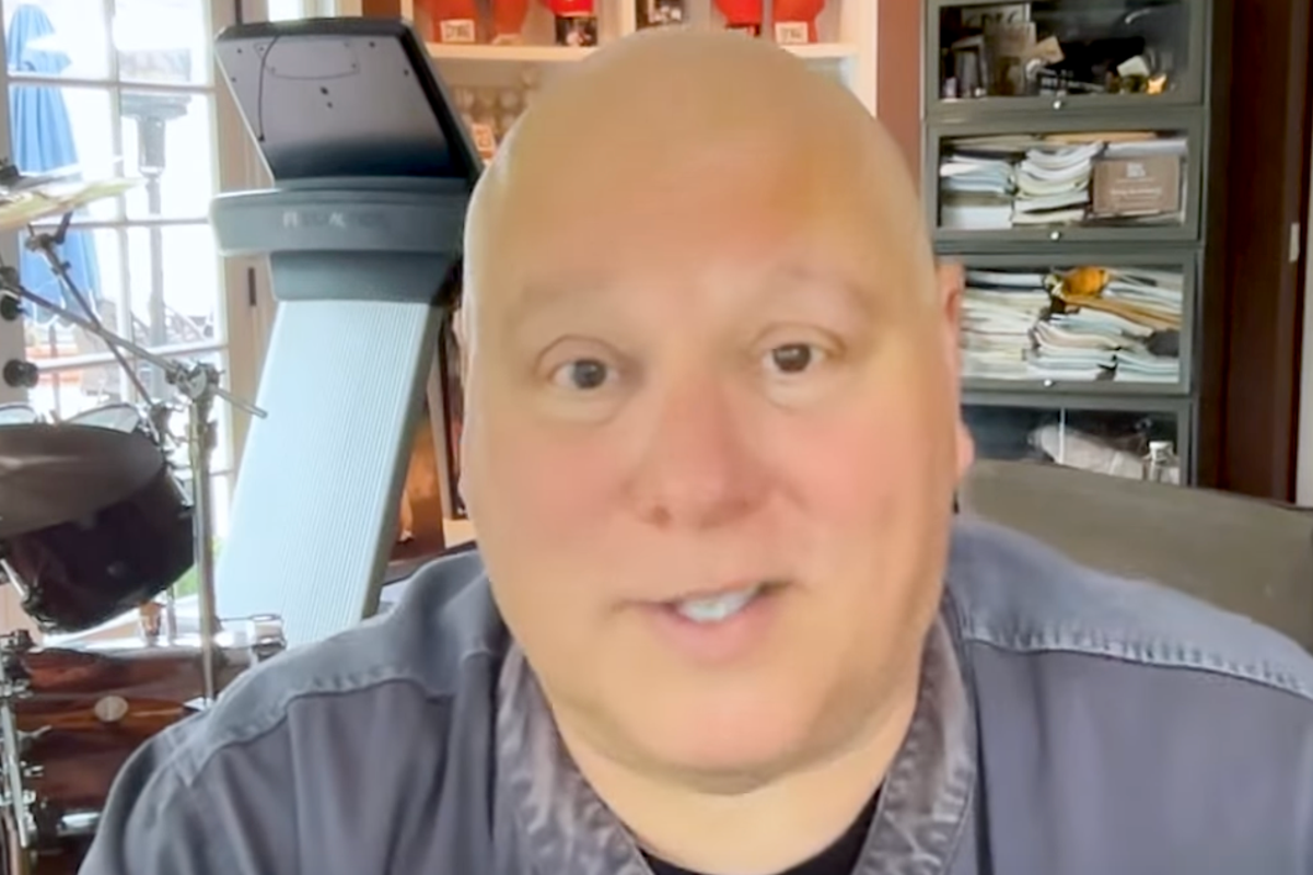 Heroes actor says knee replacement surgery triggered his ‘sudden alopecia’