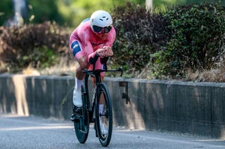 Mads Pedersen lost the pink jersey