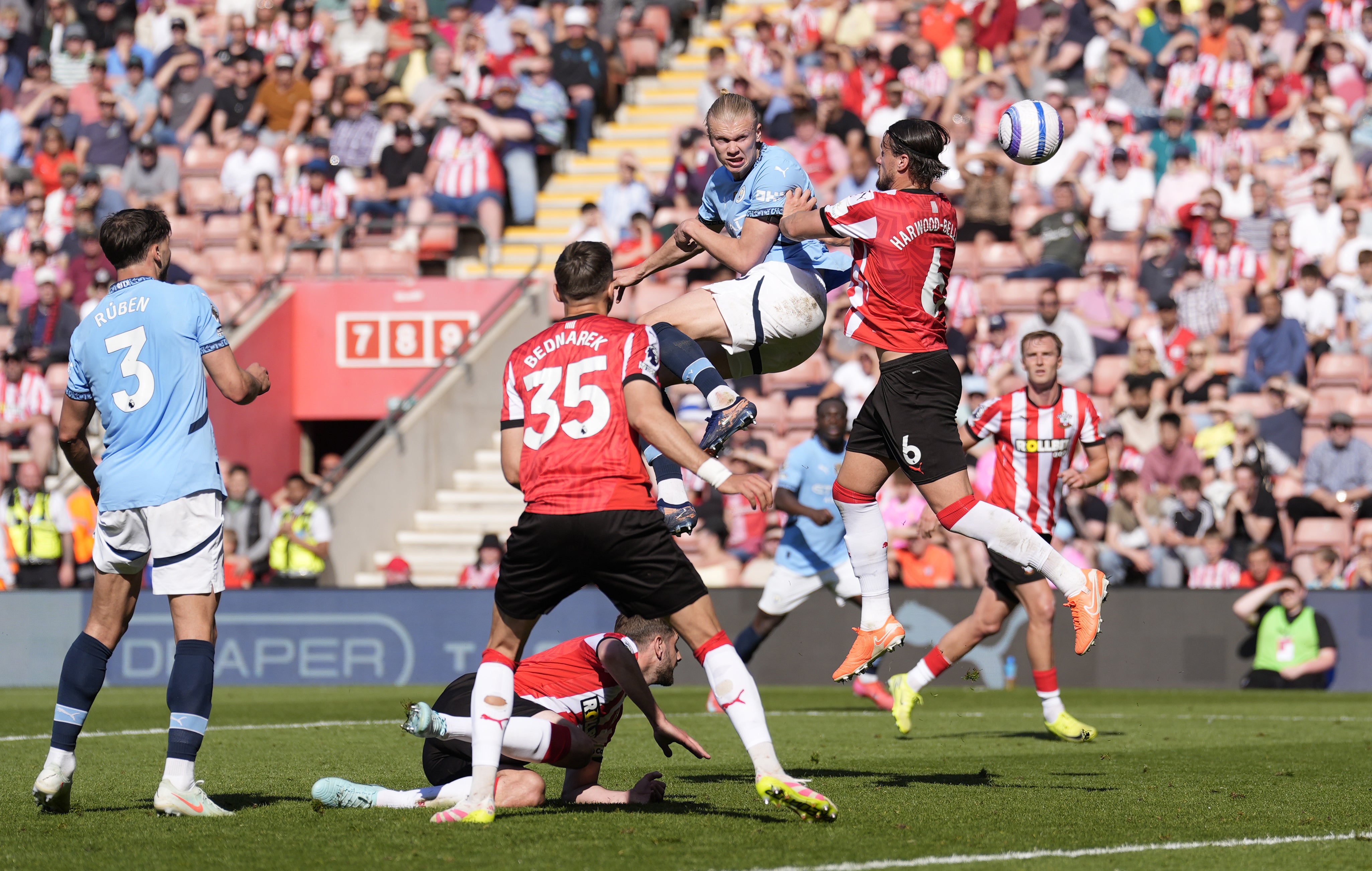Manchester City missed a chance to earn a vital three points in the race for top five
