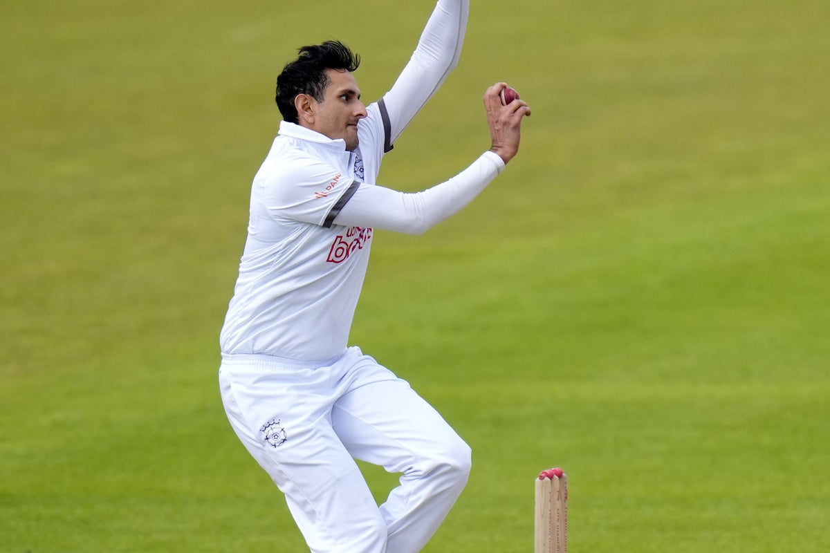 Mohammad Abbas claims five on Nottinghamshire debut against old club Hampshire
