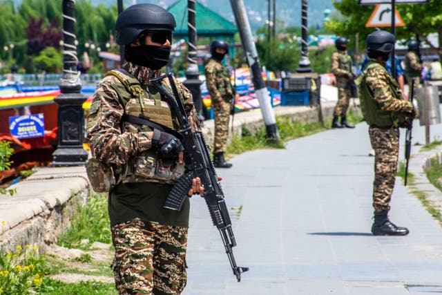 <p>Indian paramilitary soldiers stand guard following the attack in Pahalgam that killed 26 tourists</p>