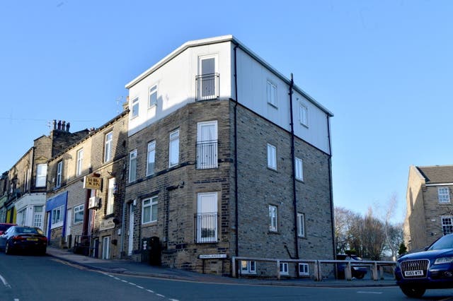 <p>12 High Street in Idle</p>