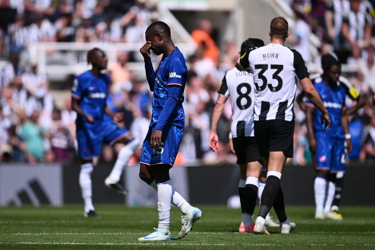 Newcastle vs Chelsea LIVE: Ten-man visitors chase equaliser in crucial Premier League clash