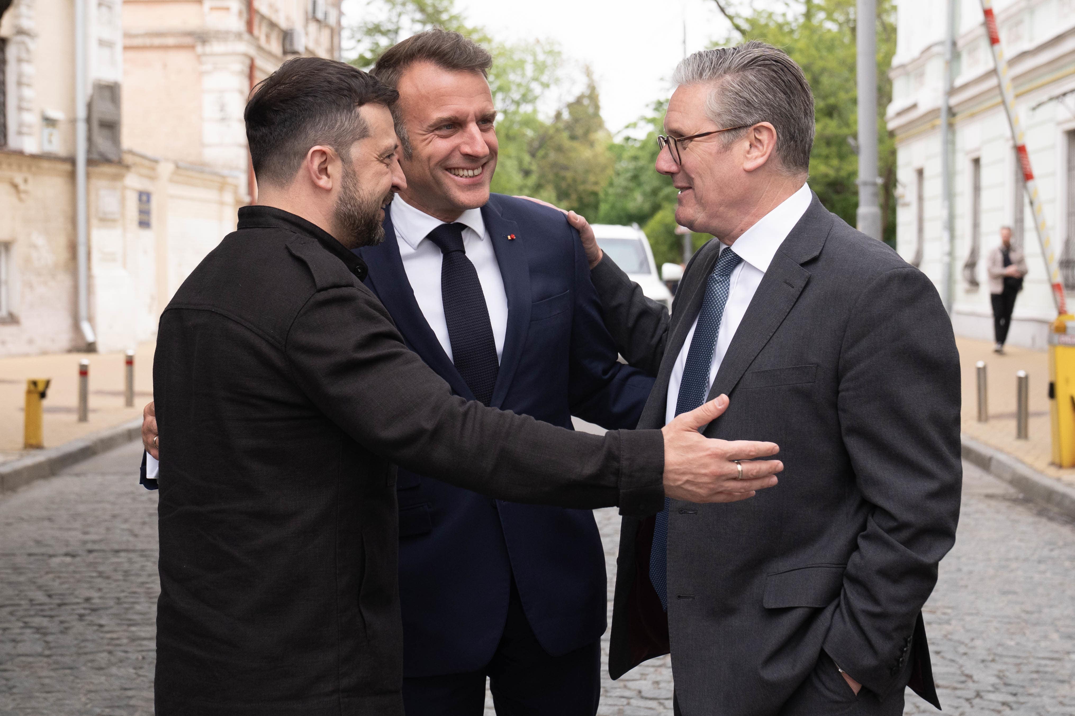 Ukrainian President Volodymyr Zelensky, French President Emmanuel Macron and Prime Minister Sir Keir Starmer tour the streets of Kyiv, Ukraine, after they attended a meeting of the so-called ‘coalition of the willing’ at the Presidential Palace (Stefan Rousseau/PA)