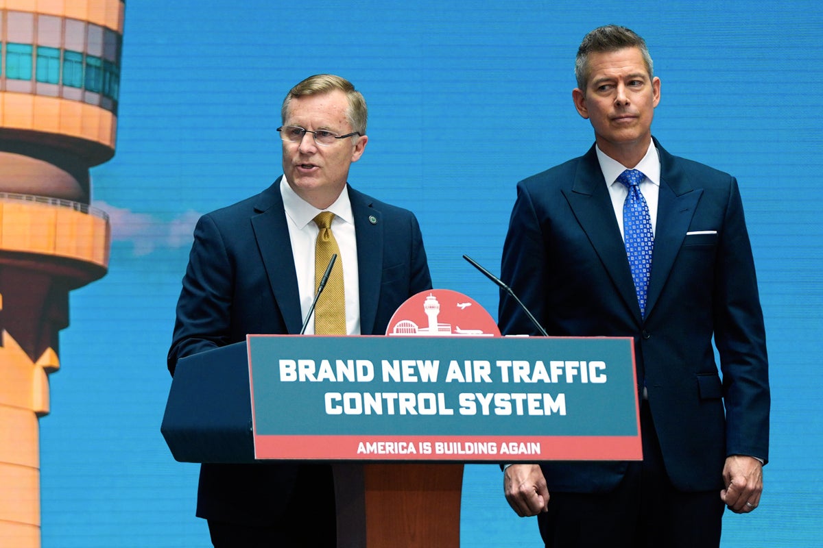 Transportation Secretary Sean Duffy plans to reduce flight capacity at Newark airport