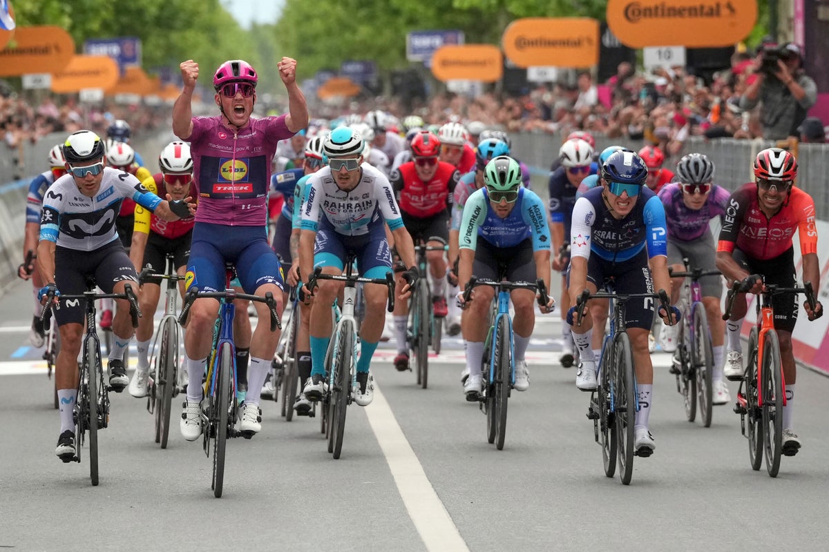 Mads Pedersen seals second sprint victory of Giro d’Italia to move back into race lead