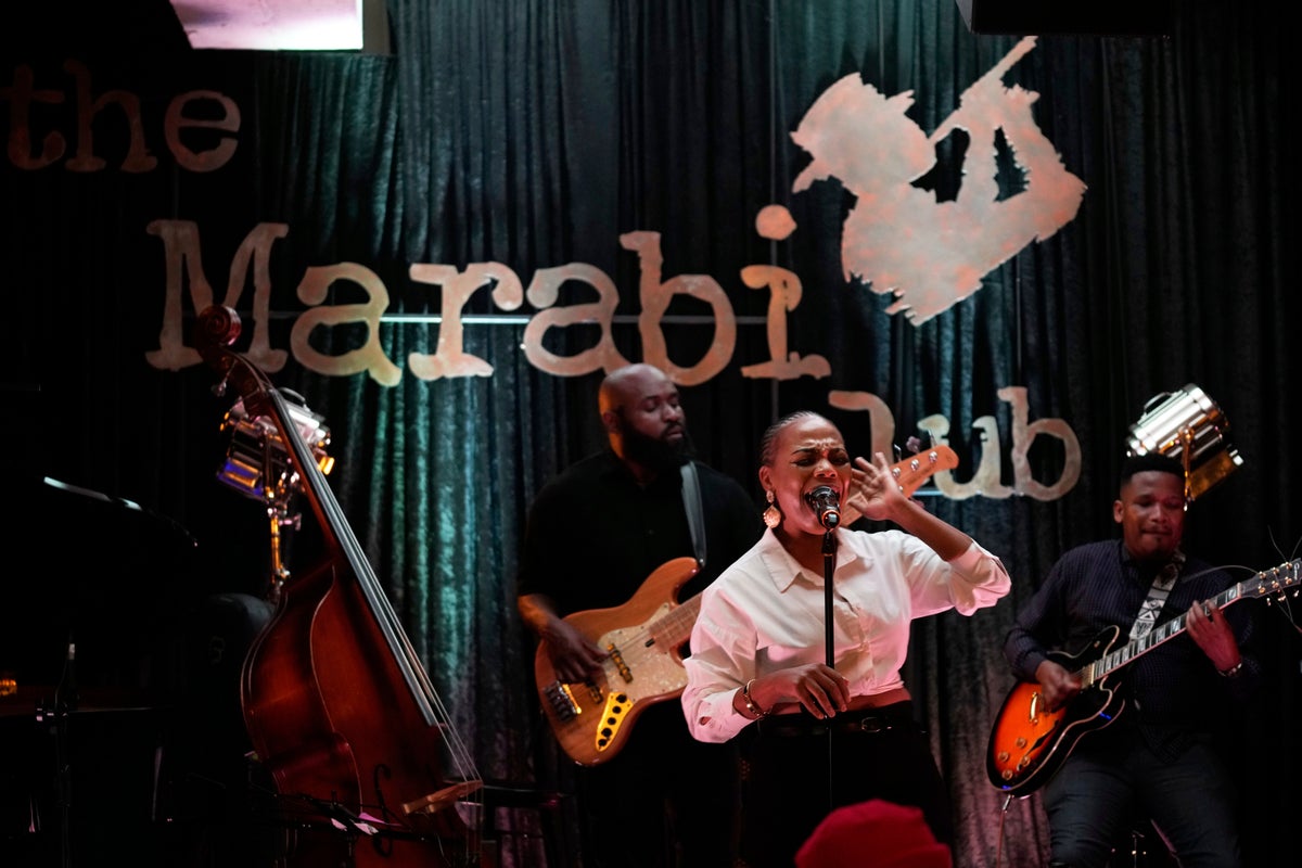 A jazz club in Johannesburg plays its last songs and laments downtown's decline