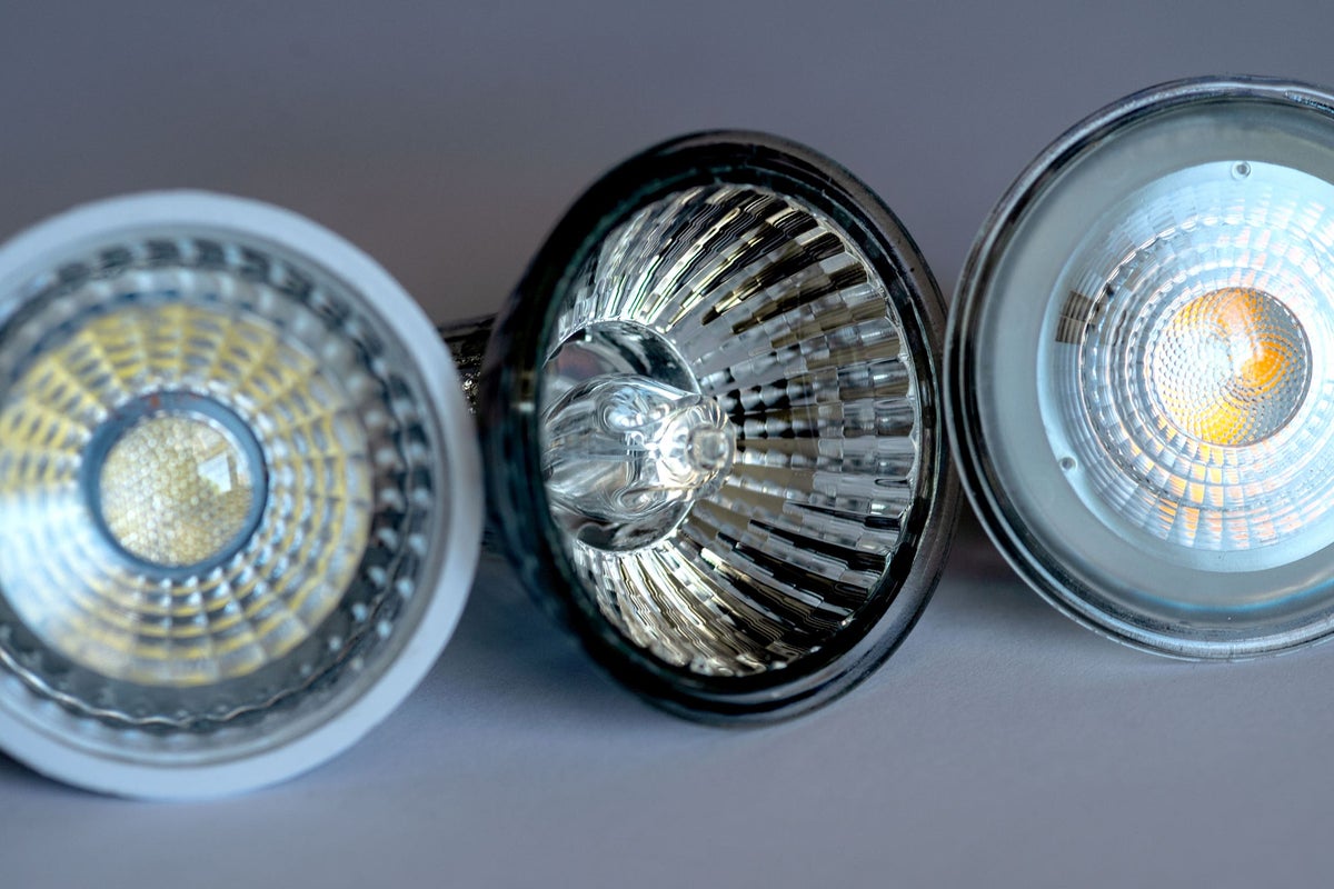 Inconvenience: Home movers ‘taking toilet seats and light bulbs to new property’