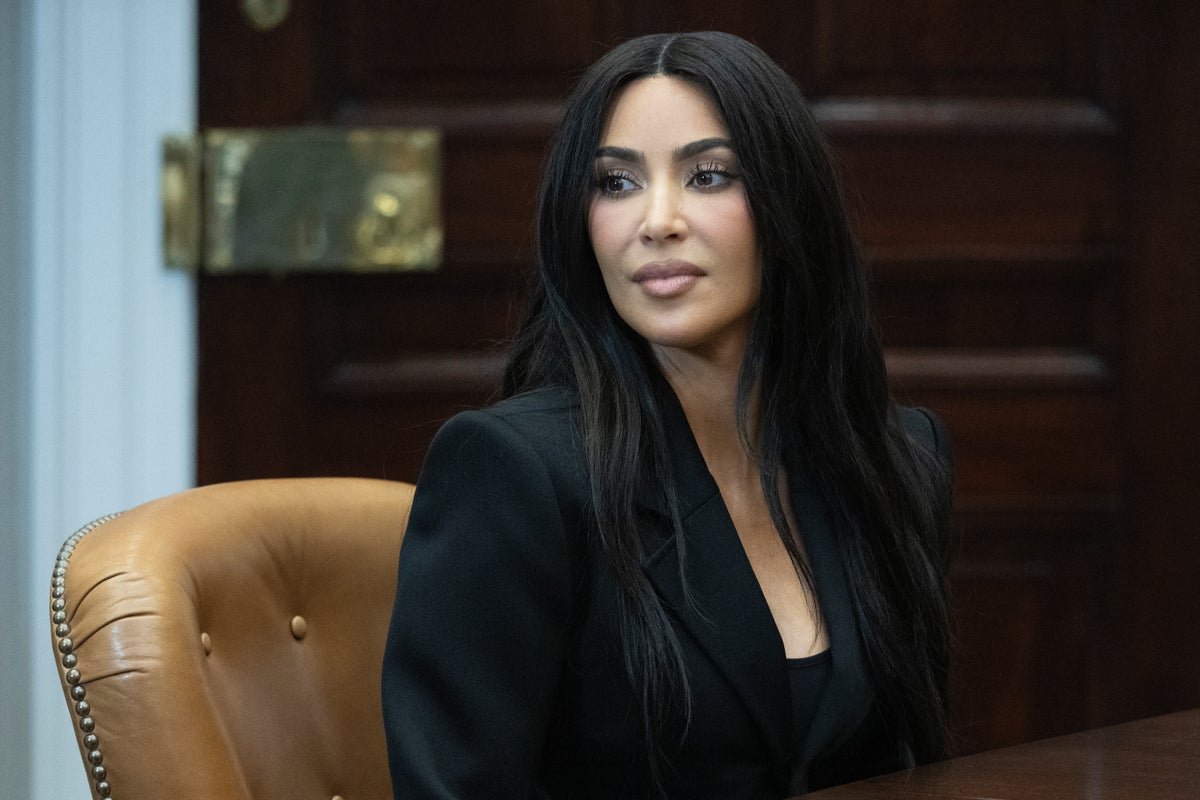 Watch live: Kim Kardashian arrives in court to testify in Paris robbery trial