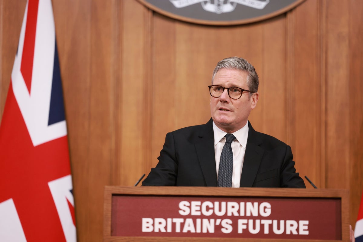 UK police investigate overnight fire at Prime Minister Starmer's house